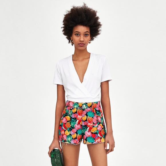 Zara Tops - ✨Zara Trafaluc white Cross Crop top✨